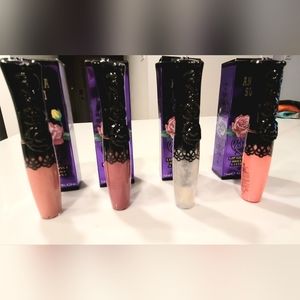 Anna sui lip gloss.